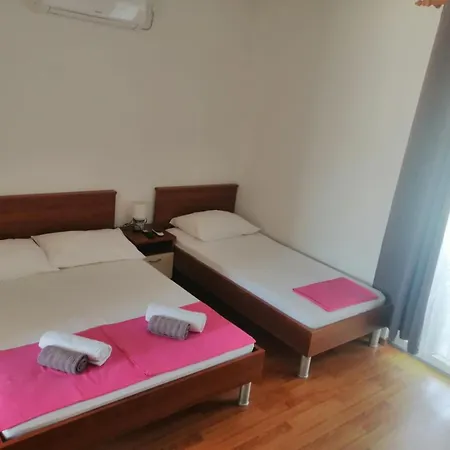 Apartmani Tina Razanj Exterior photo
