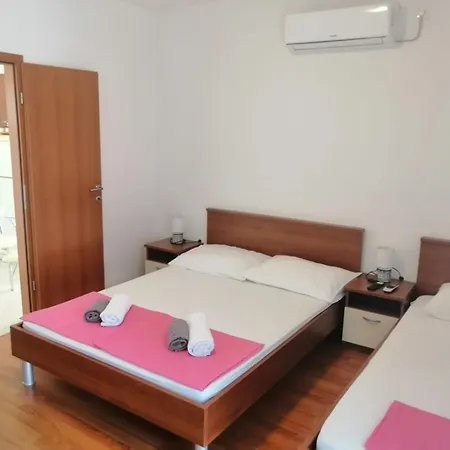 Apartmani Tina Razanj Exterior photo