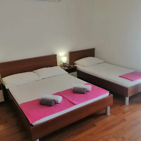 Apartmani Tina Razanj Exterior photo