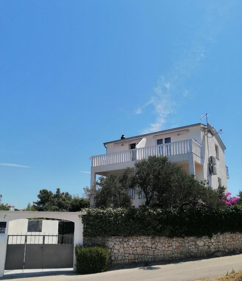Tina Apartmán Ražanj